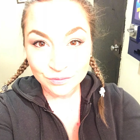 Meet your Posher, Tamara - Picture 3 of 5